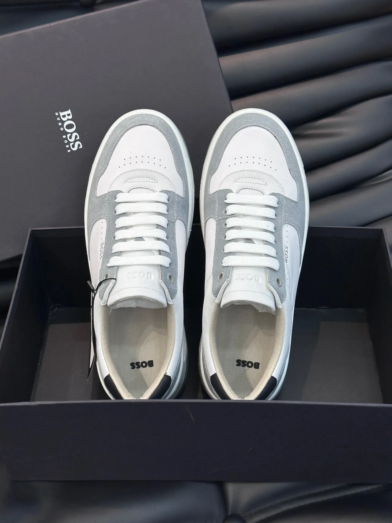 Hugo Boss Sneakers Lifestyle Blanc et Gris Low Top en Matériau Mixte 4