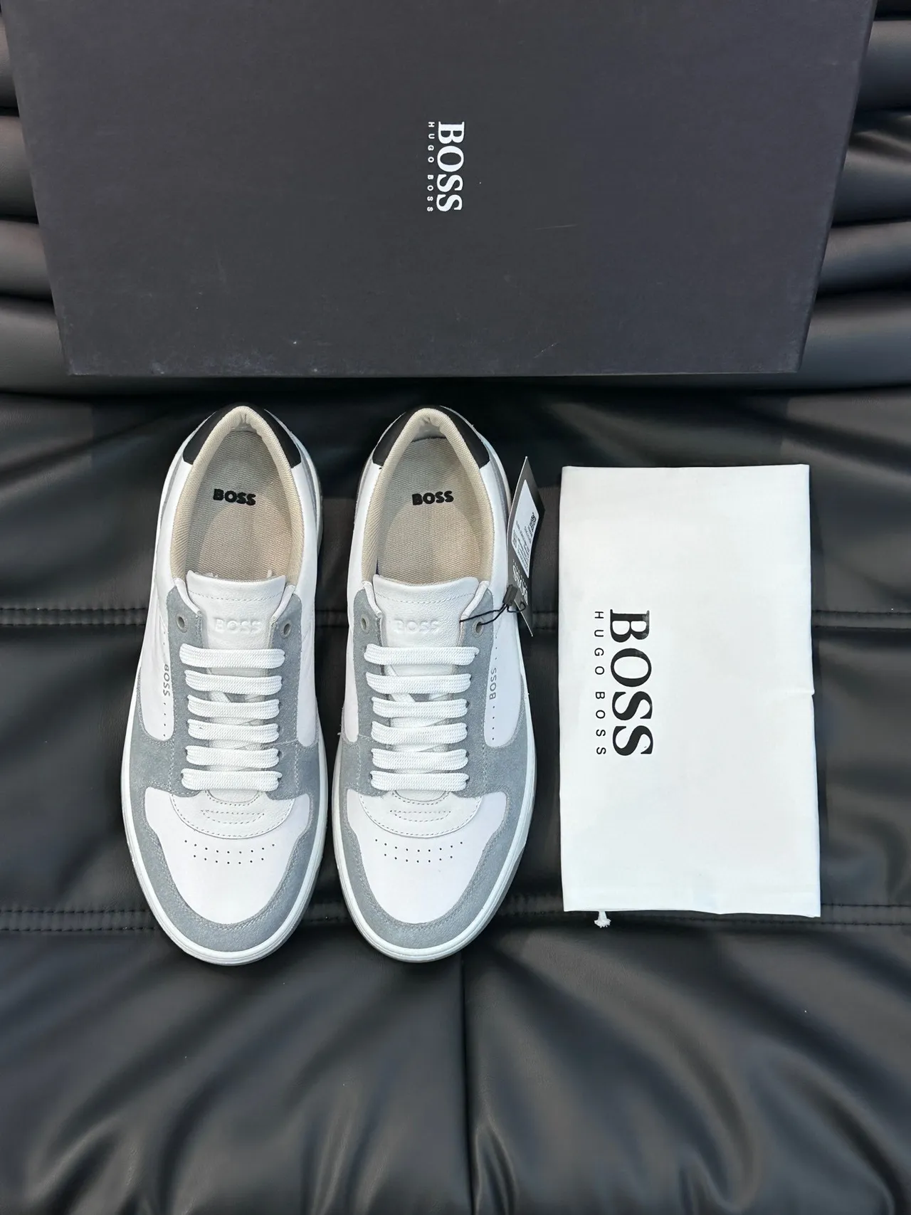 Hugo Boss Sneakers Lifestyle Blanc et Gris Low Top en Matériau Mixte 8