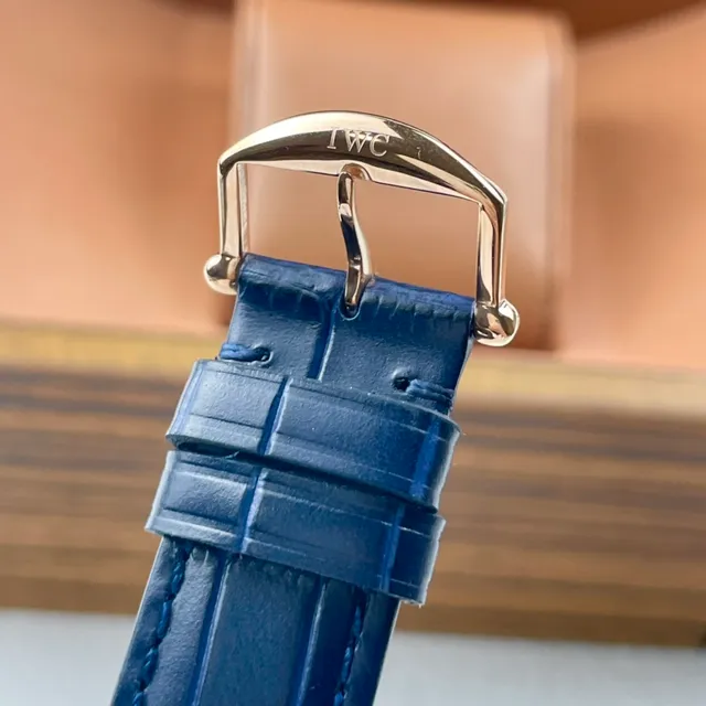 Montre IWC Portofino Automatique Cadran Bleu Sunburst Mécanique 3