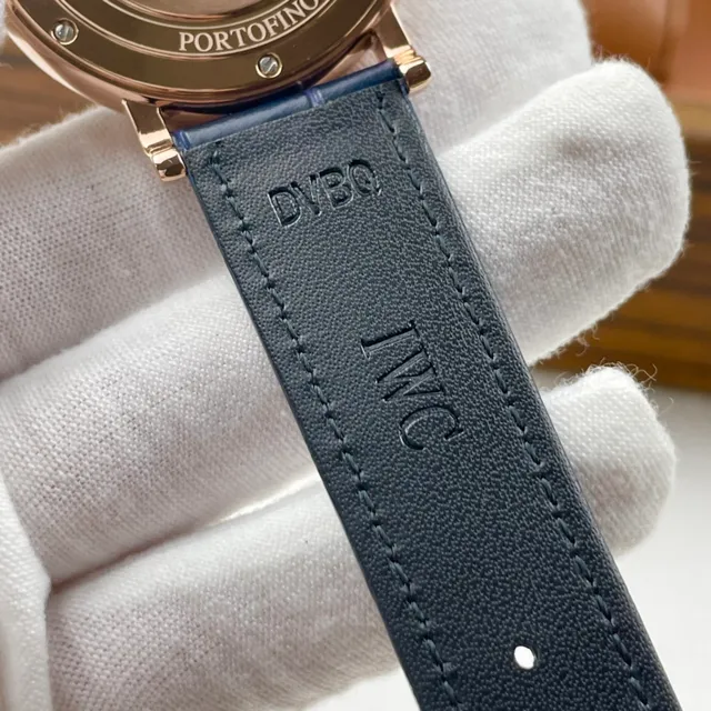 Montre IWC Portofino Automatique Cadran Bleu Sunburst Mécanique 4
