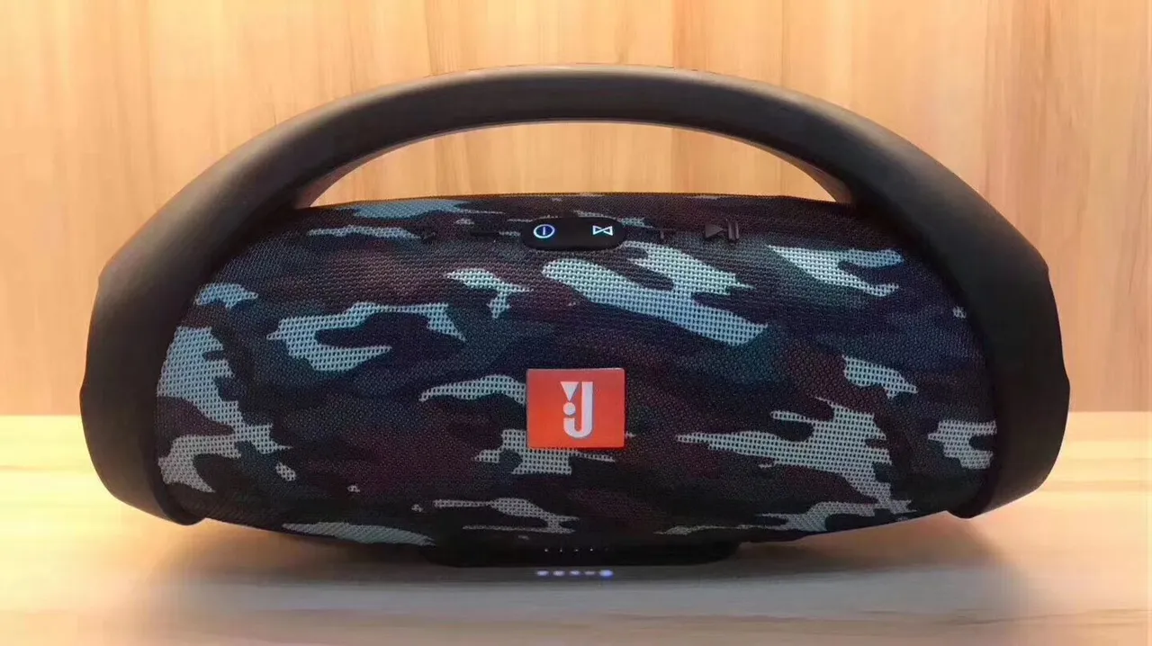JBL Noir Rouge Conception Robuste Poignée de Transport Intégrée Supérieure Haut-Parleur Portable 10