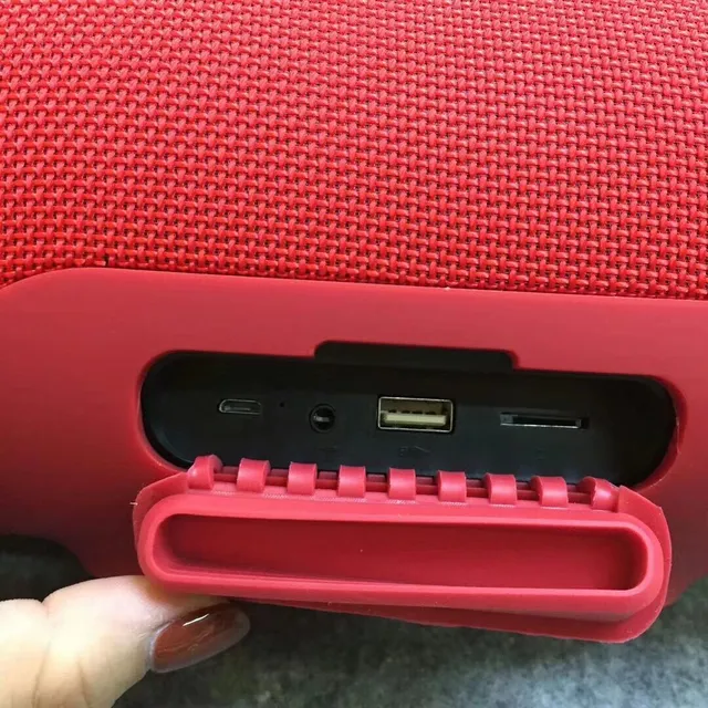 JBL Noir Rouge Conception Robuste Poignée de Transport Intégrée Supérieure Haut-Parleur Portable 11