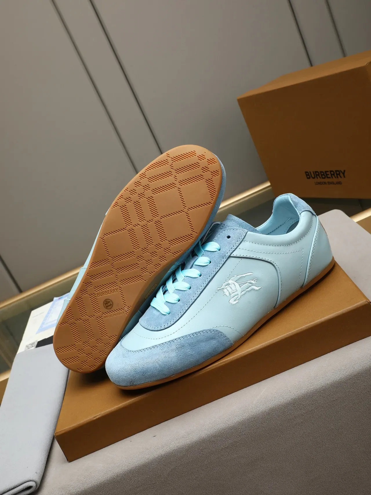 Lacoste Blue Beige Low-Top Leather-Suede Hybrid Lifestyle Sneakers 4