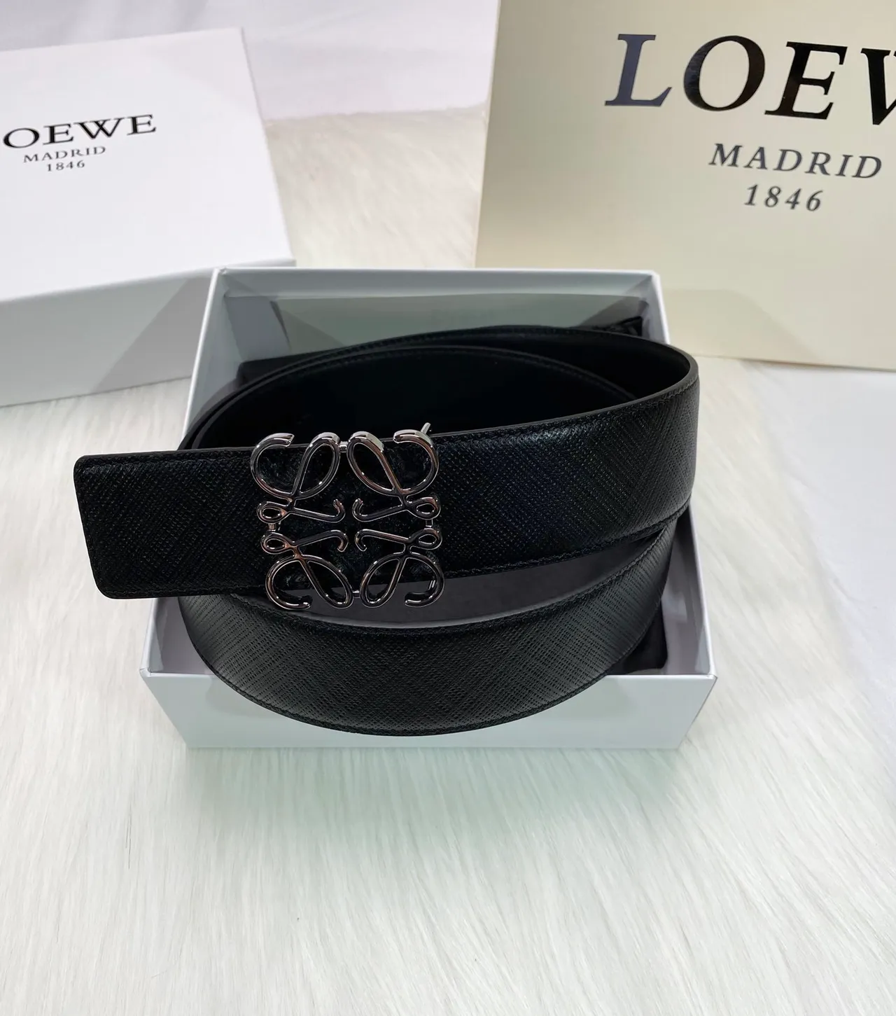 Loewe Anagram Belt काला टेक्सचर्ड लेदर बेल्ट 3