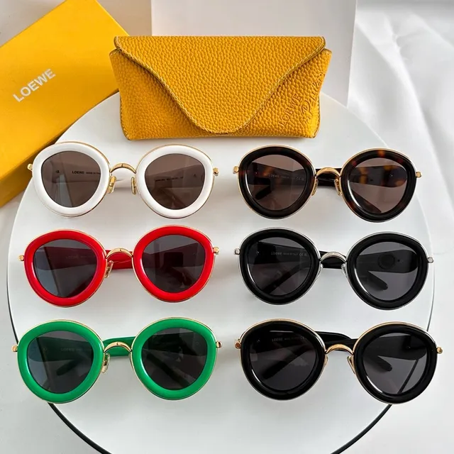 Loewe Lunettes de Soleil Ronde Double Bords Noir et Or 4