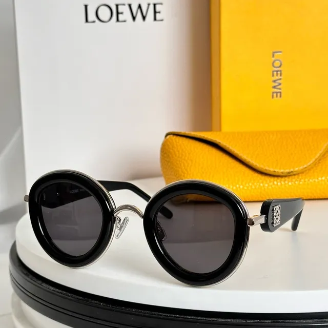 Loewe Lunettes de Soleil Ronde Double Bords Noir et Or 9