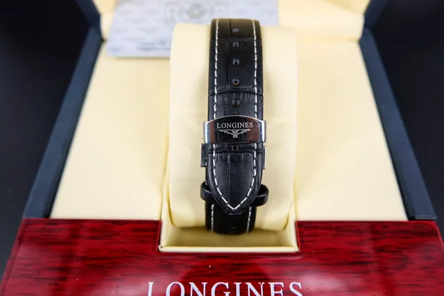 Longines Relógio Clássico de Vestido Preto e Branco com Caixa de Tono Prateado e Mecanismo Mecânico 5
