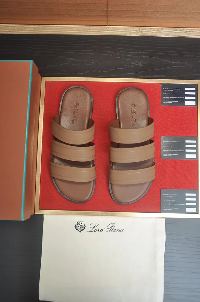 Loro Piana Bege Sandálias de três tiras slide casual 2