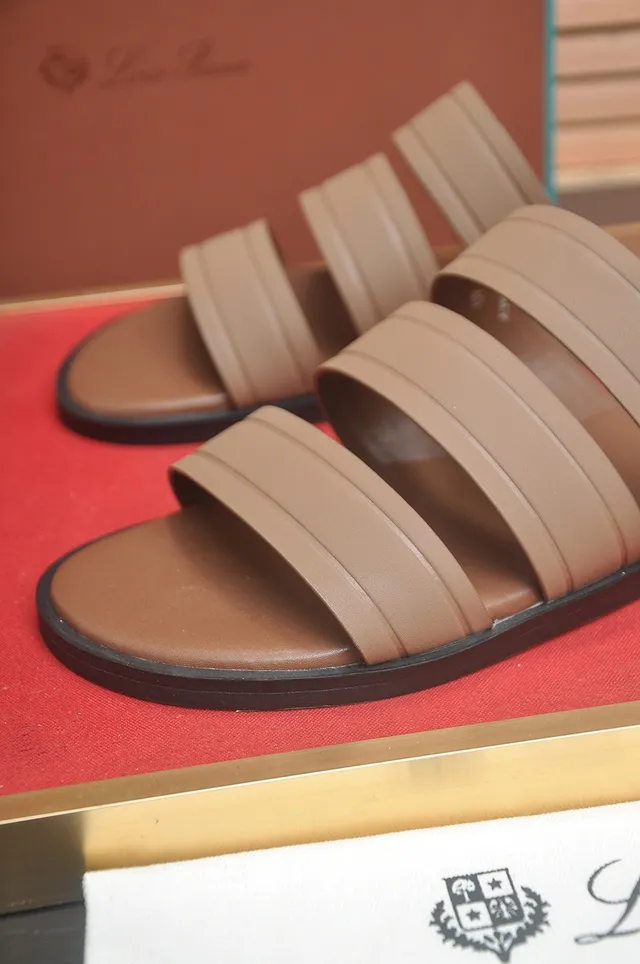 Loro Piana Bege Sandálias de três tiras slide casual 9