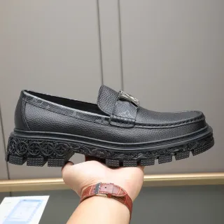Louis Vuitton Archlight Loafer 黑色 粒面皮革 装饰鞋底 Loafer
