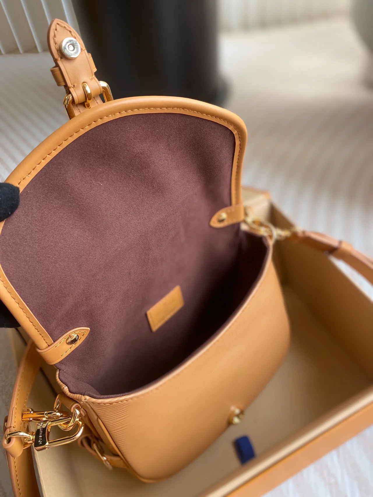 Louis Vuitton Beige Gold Structured Epi Leather Buckle-Flap Closure Saddle Bag 2