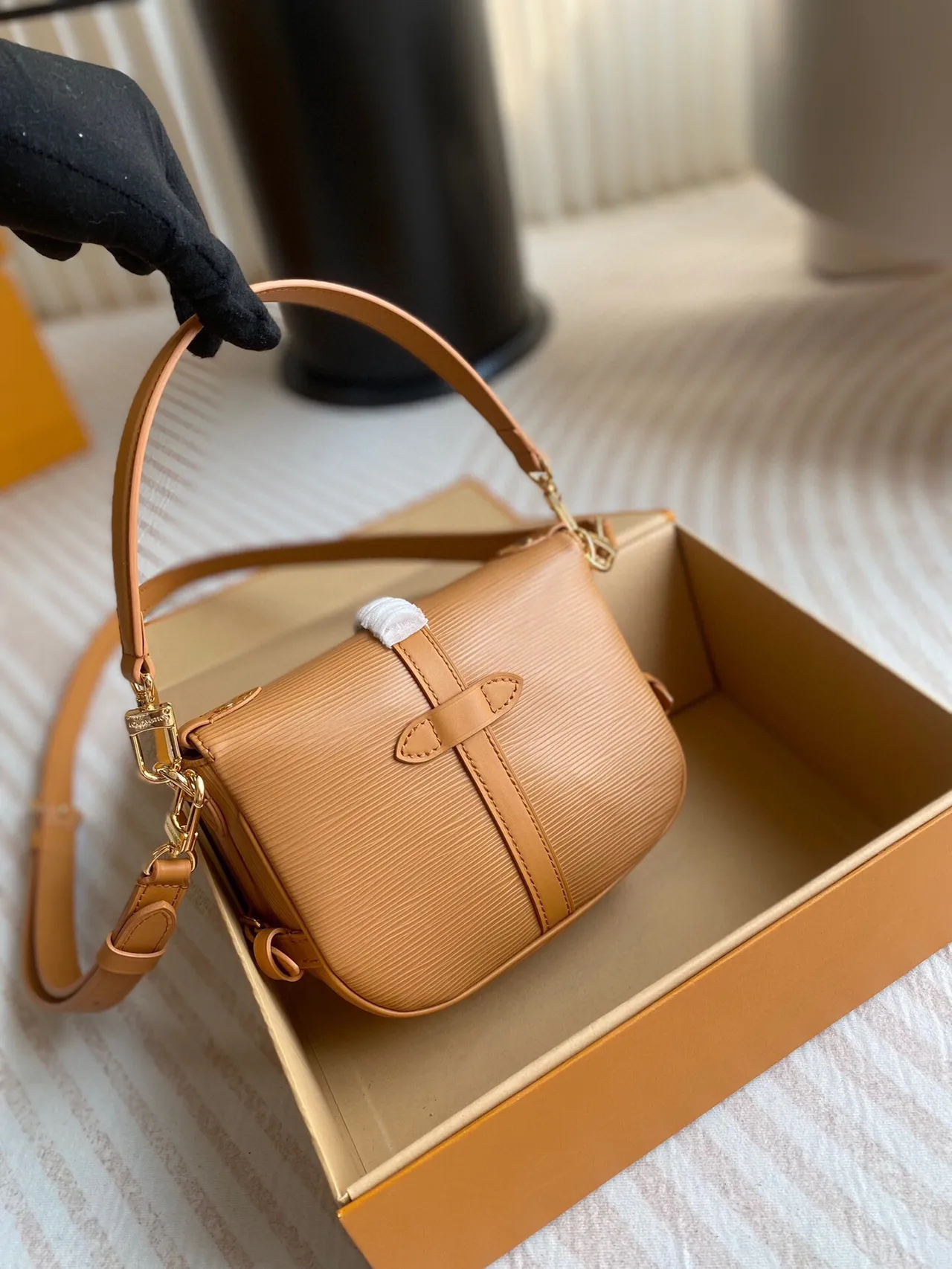 Louis Vuitton Beige Gold Structured Epi Leather Buckle-Flap Closure Saddle Bag 4