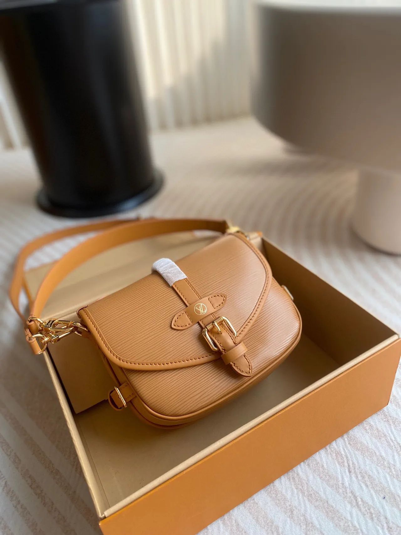 Louis Vuitton Beige Gold Structured Epi Leather Buckle-Flap Closure Saddle Bag 6