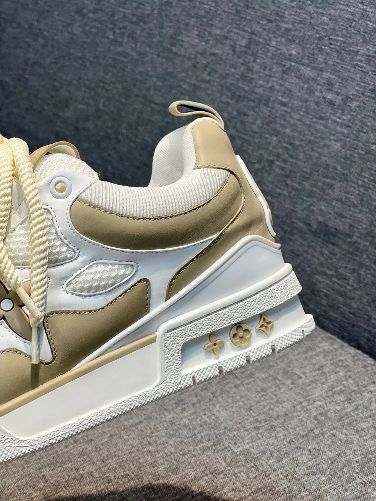 Louis Vuitton Beige White Layered Mesh And Synthetic Upper Sculpted Multi-Tone Midsole Lifestyle Sneakers 8