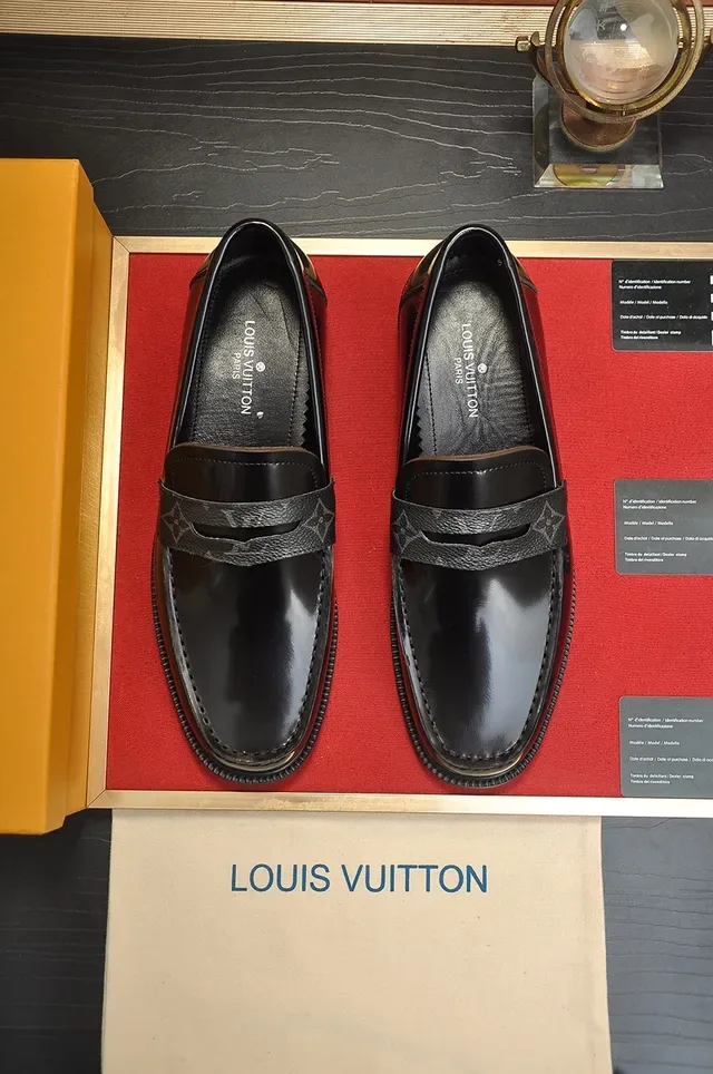 Louis Vuitton Preto Marrom Couro Patent Brilhante Loafer Detalhe Tira Texturizada 5
