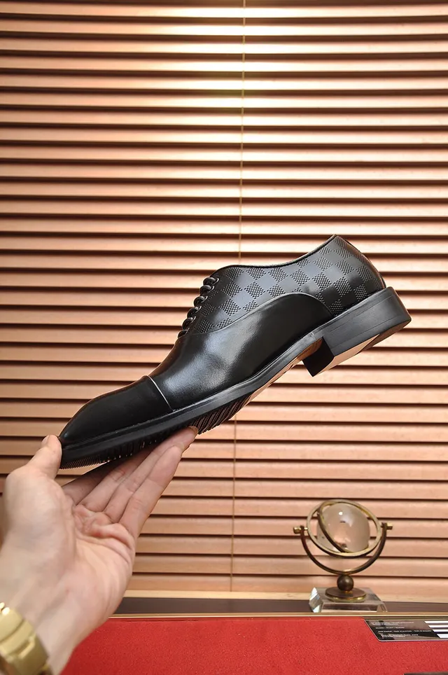 Louis Vuitton Preto Cap-Toe Damier Graphite com padrão Quartos Oxford Shoes 6