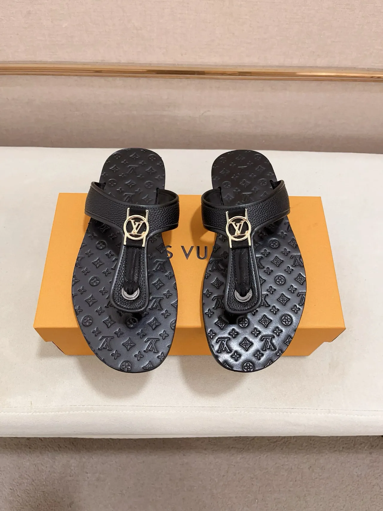 Louis Vuitton Black Multicolor Monogram-Embossed Rubber Sole Metal LV Circle Logo Buckle Slippers 7