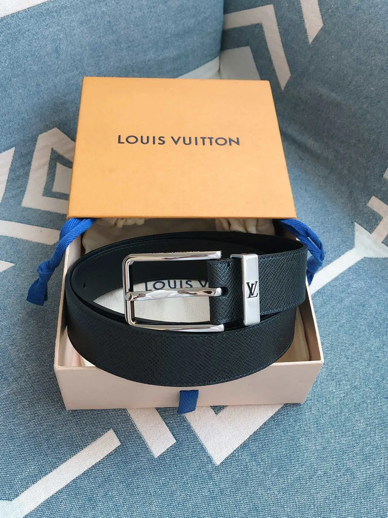 Louis Vuitton Black Silver Grained Buckle Leather Belt 2