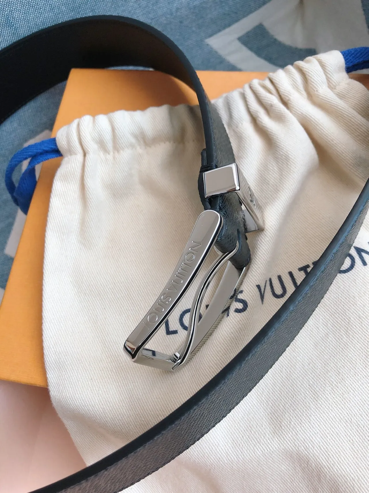 Louis Vuitton Black Silver Grained Buckle Leather Belt 3