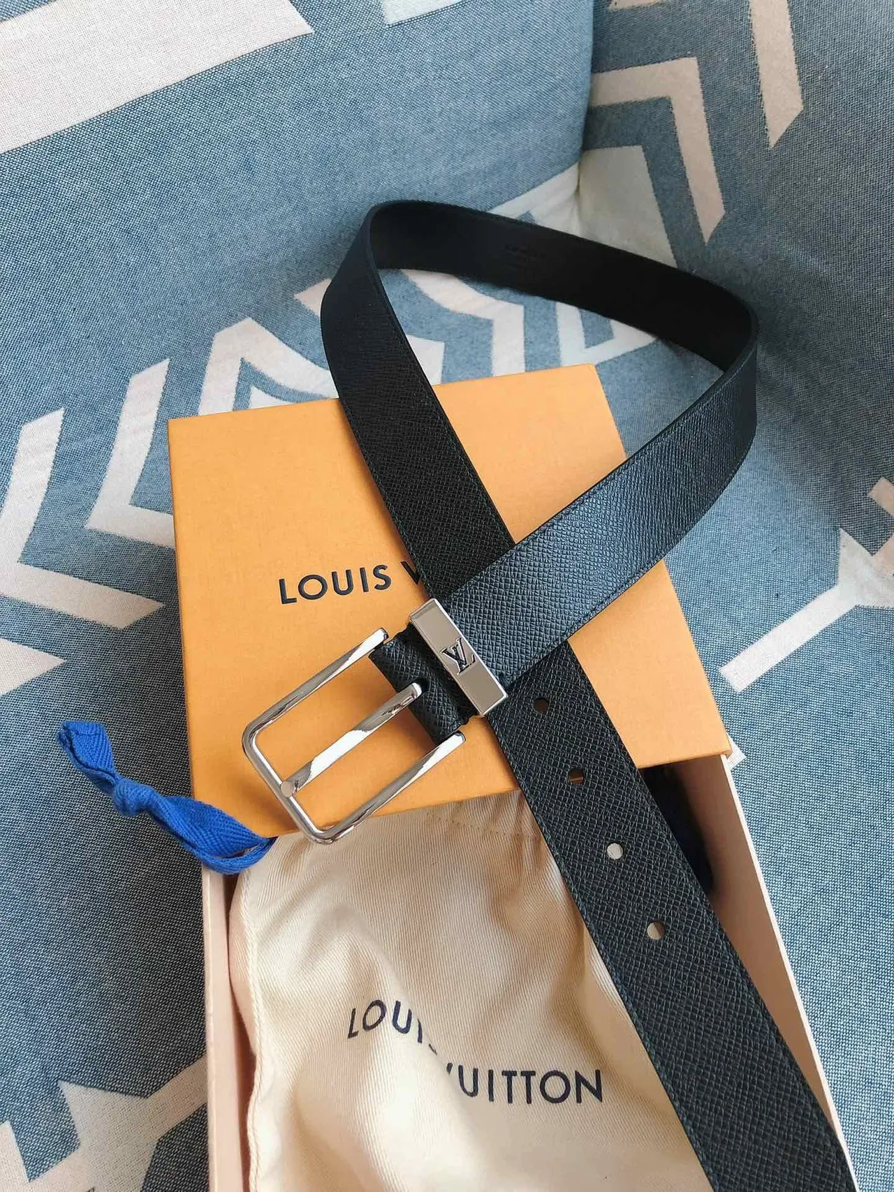 Louis Vuitton Black Silver Grained Buckle Leather Belt 8