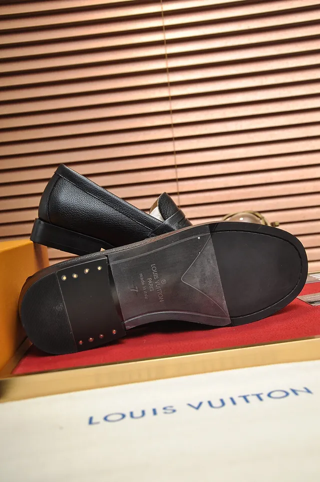 Louis Vuitton Black Textured Leather Penny Strap Loafers 3