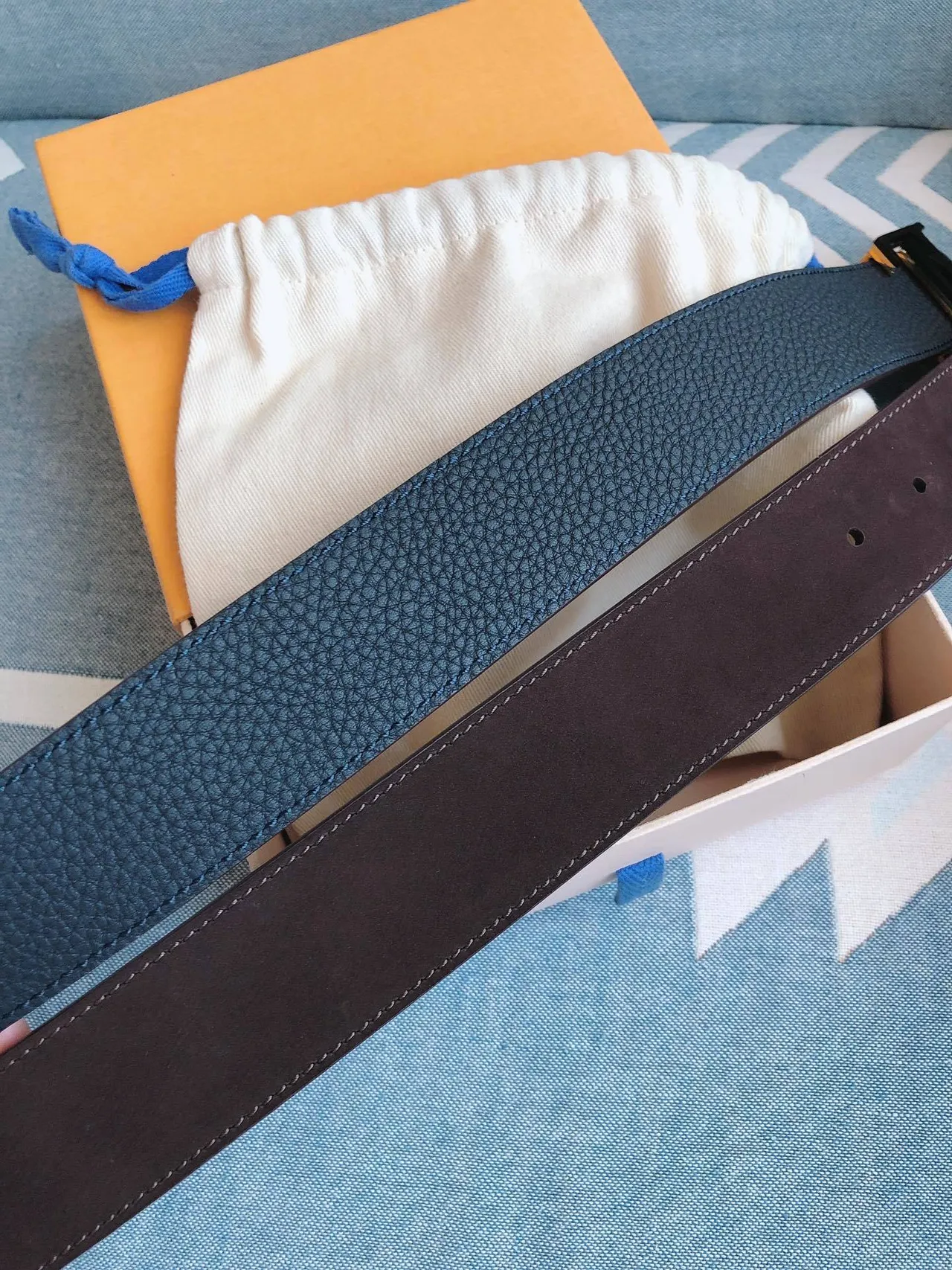 Louis Vuitton Blue Gold Pebbled Turnlock Buckle Leather Belt 2