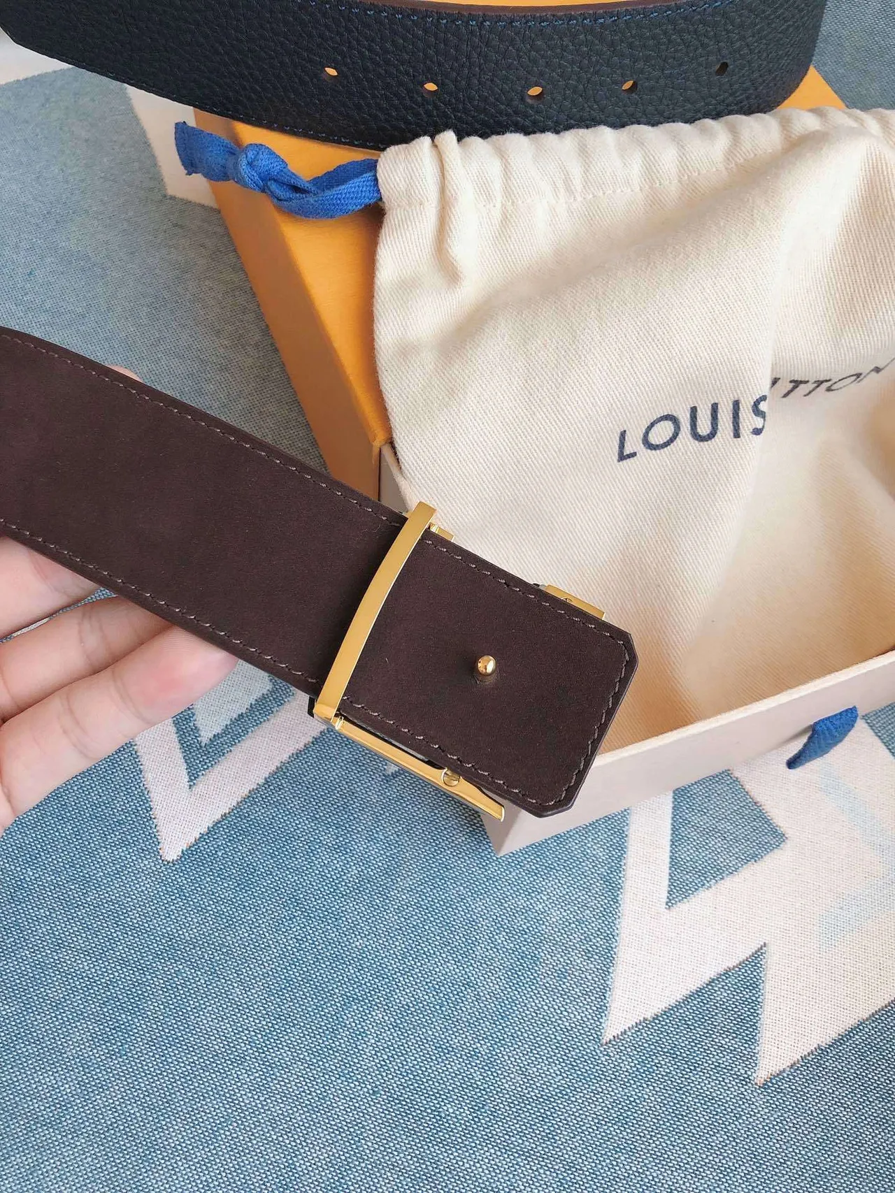 Louis Vuitton Blue Gold Pebbled Turnlock Buckle Leather Belt 3