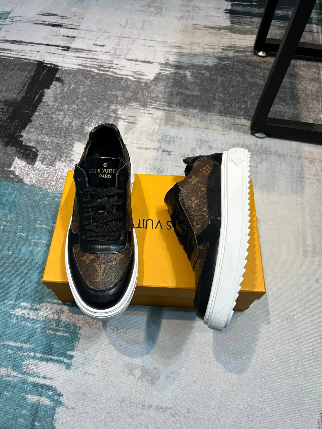 Louis Vuitton Marron Noir Monogram Toile Cuir Overlays Sneakers Lifestyle 3