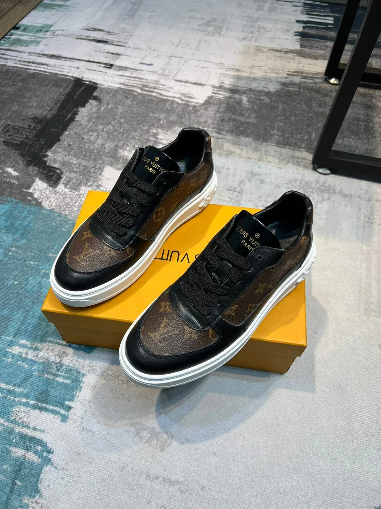 Louis Vuitton Marron Noir Monogram Toile Cuir Overlays Sneakers Lifestyle 5