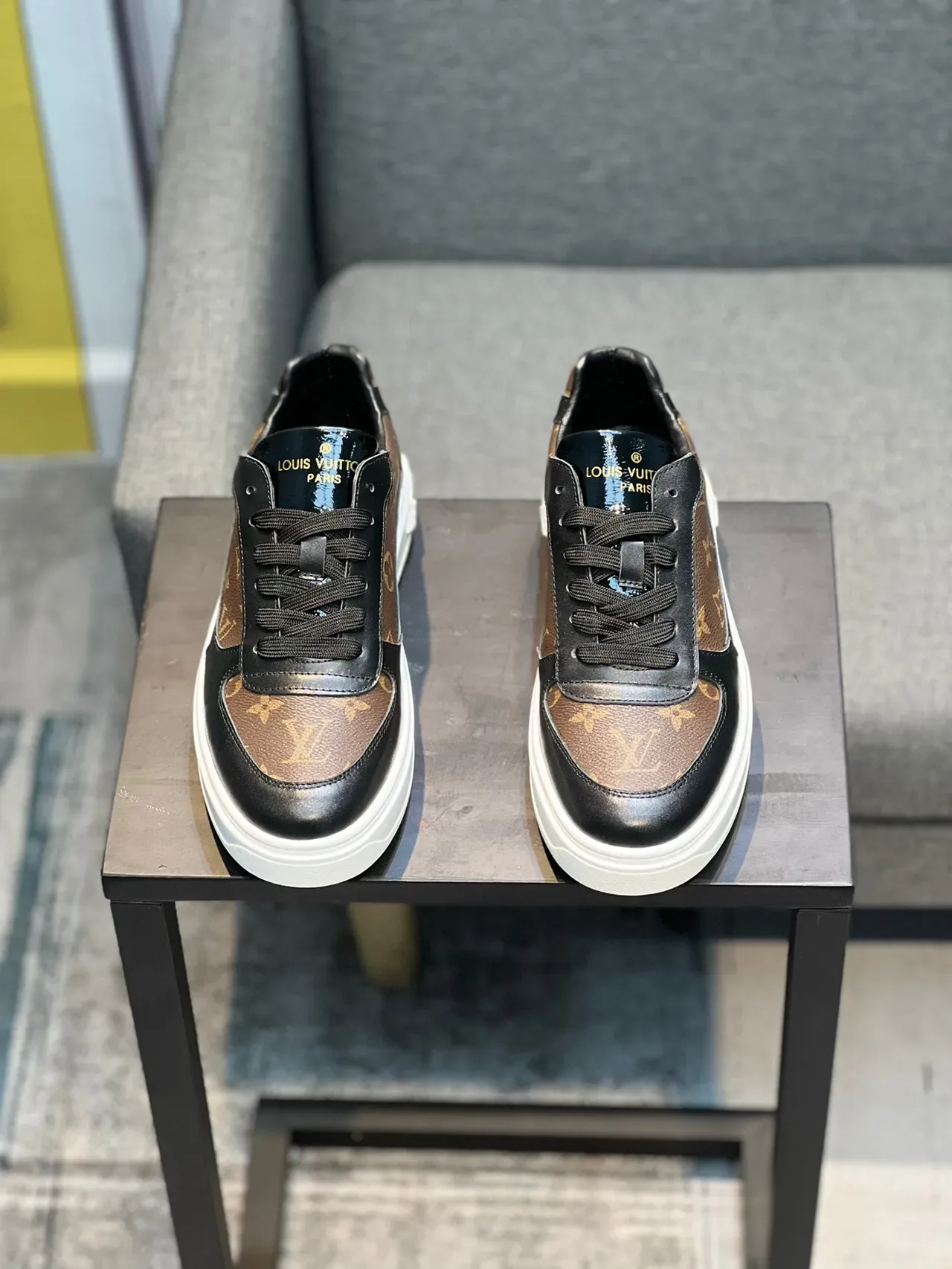 Louis Vuitton Marron Noir Monogram Toile Cuir Overlays Sneakers Lifestyle 6