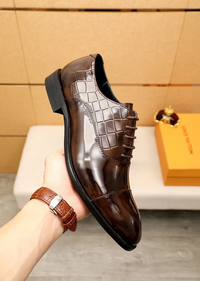 Louis Vuitton Chaussures Oxford à bout de cap embossé crocodile marron 4