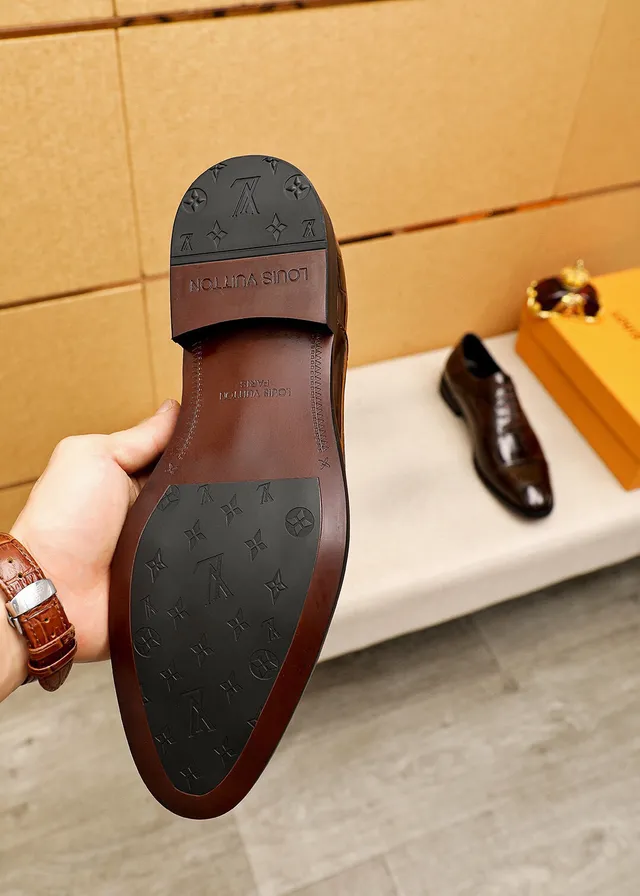 Louis Vuitton Chaussures Oxford à bout de cap embossé crocodile marron 8