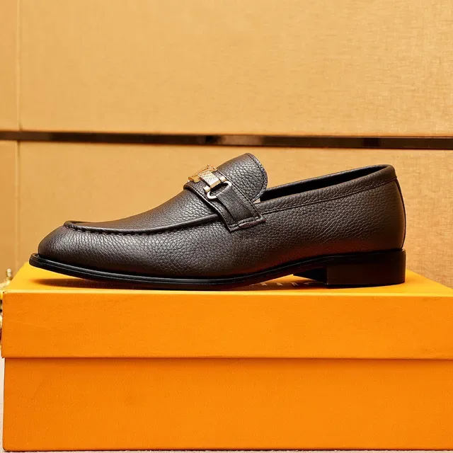 Louis Vuitton Marrón Dorado Cuero Pebbled Correa Metal LV Hebilla Loafer 5