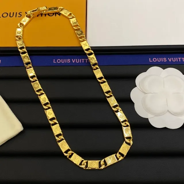 Louis Vuitton Camellia Gold White Monogram-Link Chain Circular Pendant Necklace 4