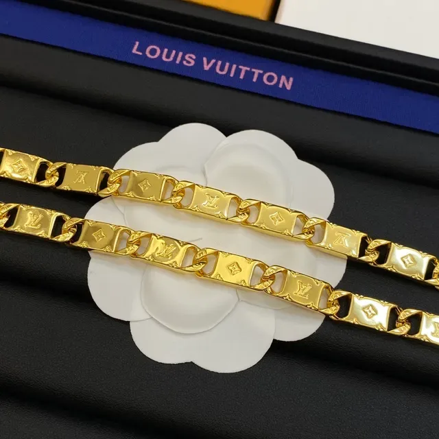 Louis Vuitton Camellia Gold White Monogram-Link Chain Circular Pendant Necklace 6