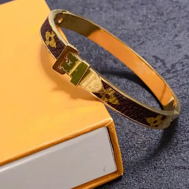 Louis Vuitton Ceinture Gold Purple Hinged Bangle Monogrammed Leather Inlay Bracelet 9