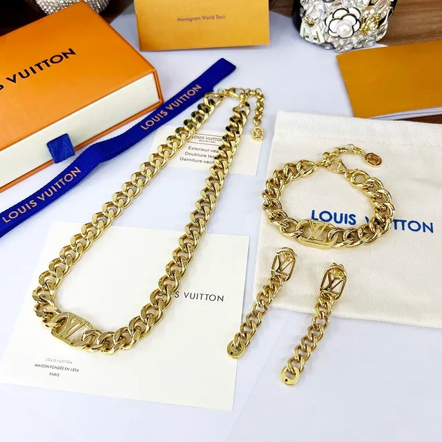 Louis Vuitton Chain Bracelet Gold Chunky Curb-Link Polished Finish Bracelet 2