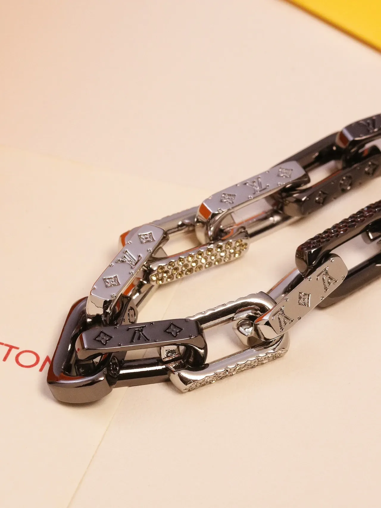 Louis Vuitton Chain Reaction Black Silver Chunky Link Two-Tone Metal Necklace 7
