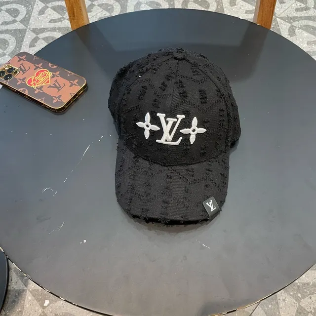 Louis Vuitton متآكل أسود LV نقش زهري قبعة بيسبول 2