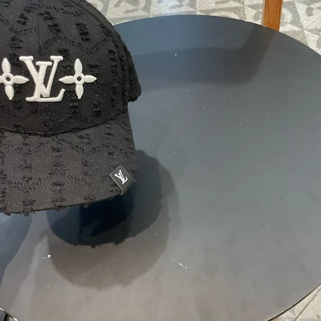 Louis Vuitton متآكل أسود LV نقش زهري قبعة بيسبول 5