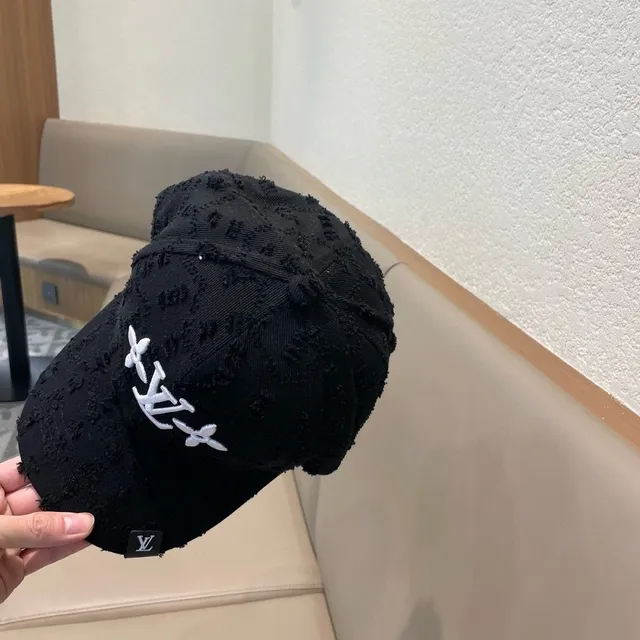 Louis Vuitton متآكل أسود LV نقش زهري قبعة بيسبول 7
