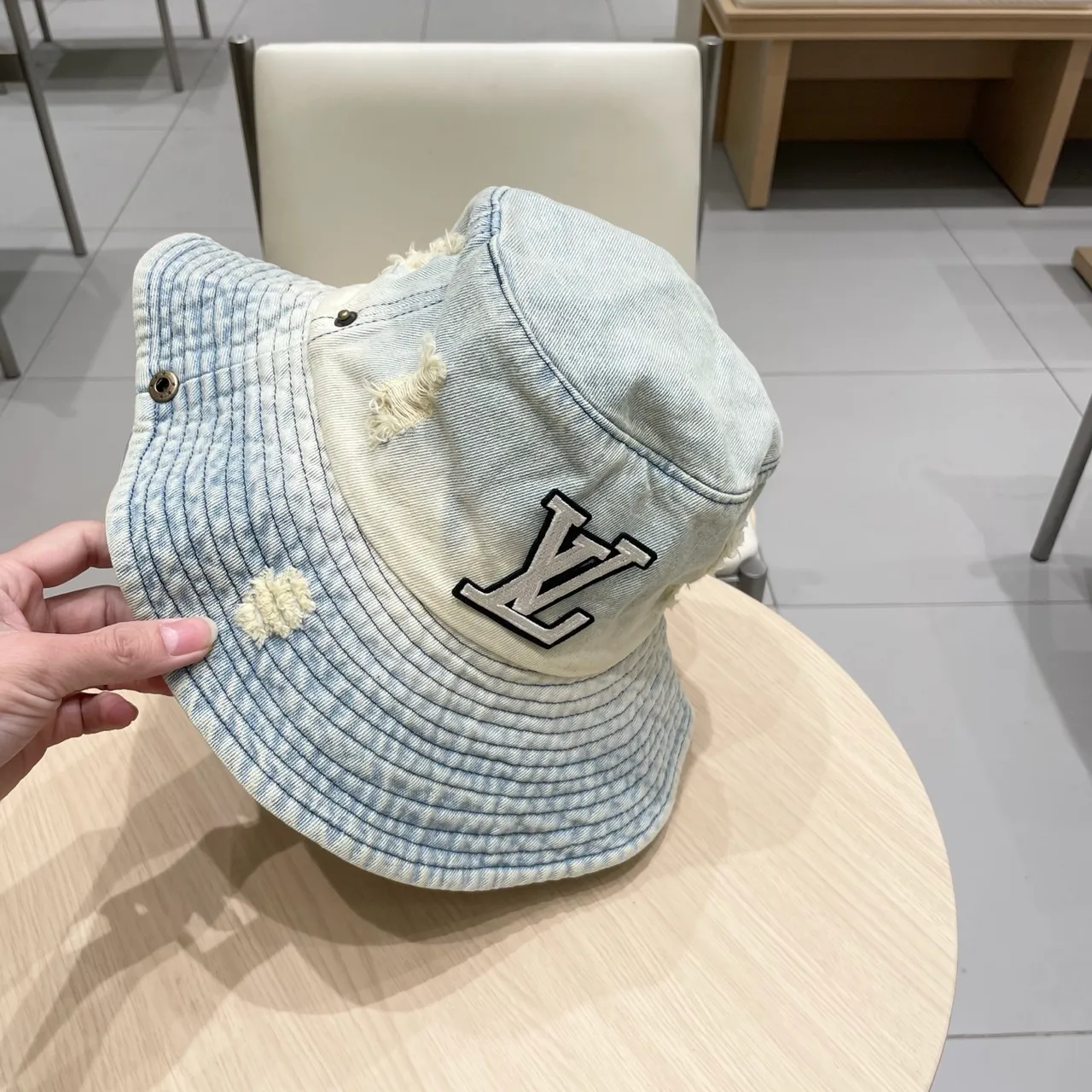 Louis Vuitton Jean Distressed Brodé Monogramme Chapeau Bucket 3