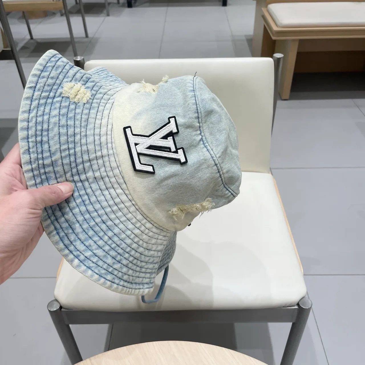 Louis Vuitton Jean Distressed Brodé Monogramme Chapeau Bucket 4