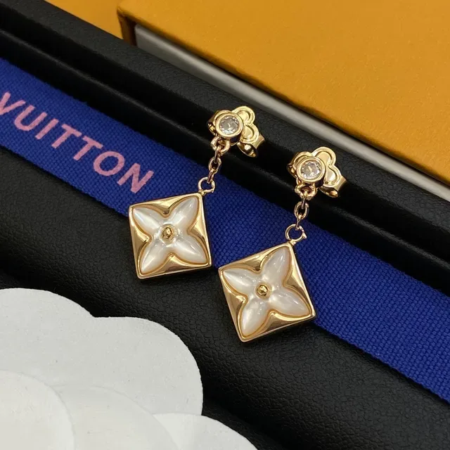 Louis Vuitton Flower Gold White Quatrefoil Floral Motif Diamond-Shaped Pendant Earrings 3
