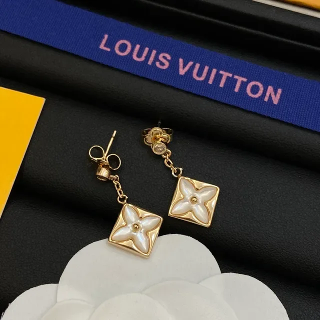 Louis Vuitton Flower Gold White Quatrefoil Floral Motif Diamond-Shaped Pendant Earrings 5