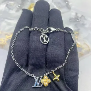 Pulsera Louis Vuitton Flower & Monogram Charm Cadena Plata Oro Diseño