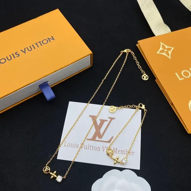 Collier Louis Vuitton Doré LV Monogram Fleur Cristal 5