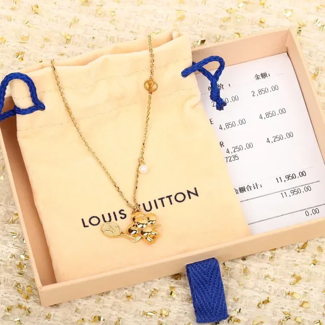 Louis Vuitton Gold-Tone Pearl Floral Pendant Necklace 7