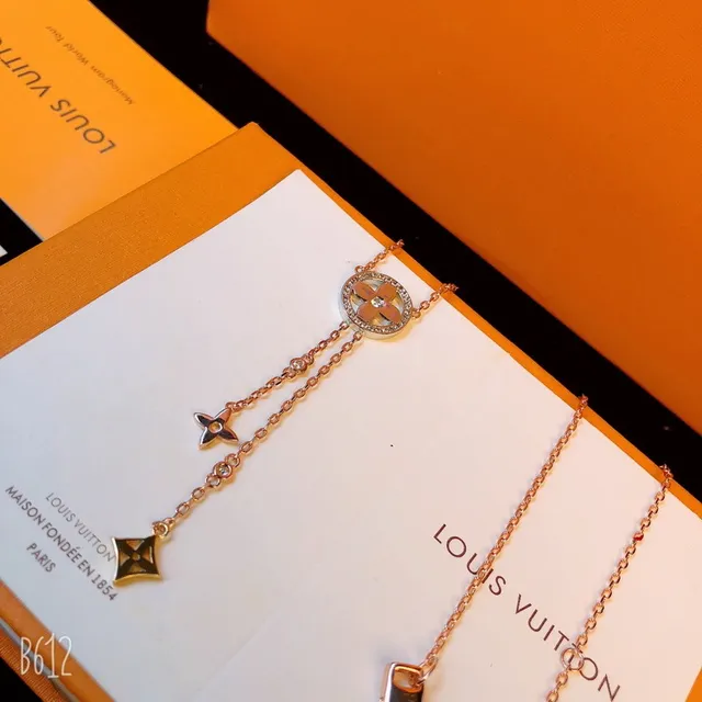 Louis Vuitton Gold White Chain Circular Pavé-Edged Pendant Necklace 8