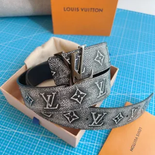 Louis Vuitton ধূসর কালো এমবসড মনোগ্রাম টেক্সচার্ড শাগ্রিন-লাইক ফিনিশ লেদার বেল্ট